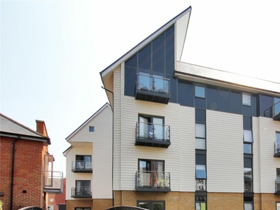 2 bedroom penthouse for sale in Stour Street, Canterbury, Kent, CT1