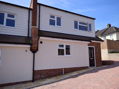 2 bedroom semi-detached house for rent in Victor Close Chatham ME5
