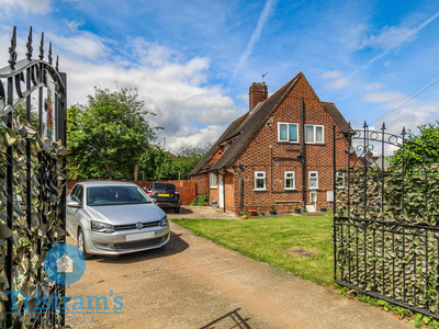 2 bedroom semi-detached house for sale in Welstead Avenue, Nottingham, NG8