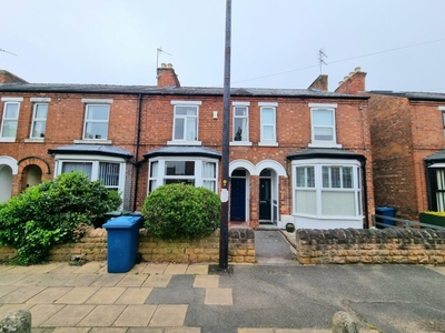 2 bedroom terraced house for rent in Byron Road, West Bridgford, Nottingham, NG2