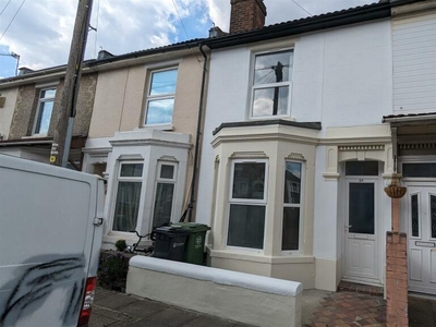 2 bedroom terraced house for rent in Percy Road, Southsea, PO4