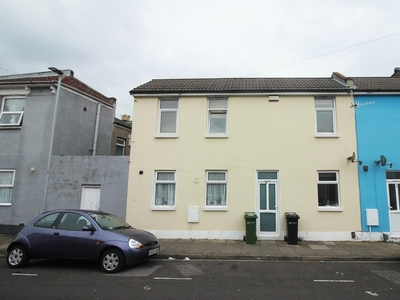 2 bedroom terraced house for sale in Hudson Road, Southsea, PO5