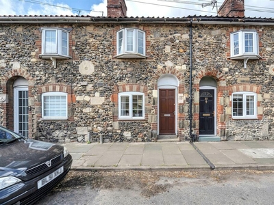 2 bedroom terraced house for sale in Sicklesmere Road, Bury St. Edmunds, IP33