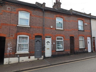 2 bedroom terraced house for sale in Strathmore Avenue, South Luton, Luton, Bedfordshire, LU1 3NZ, LU1