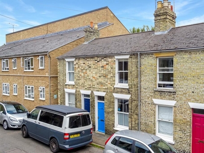 2 bedroom terraced house for sale in Sturton Street, Cambridge, CB1