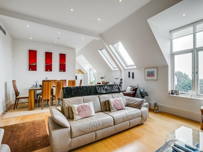 3 bedroom apartment for rent in Redington Road, Hampstead, London, NW3
