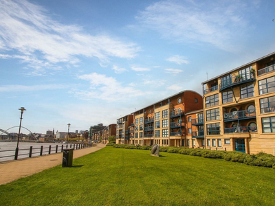 3 bedroom apartment for sale in Quayside, Newcastle Upon Tyne, NE1