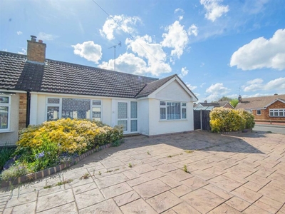 3 bedroom bungalow for sale in Bridport Road, Old Springfield, Chelmsford, CM1