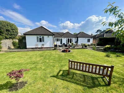 3 bedroom detached bungalow for sale in Church Road, Easton-In-Gordano., BS20