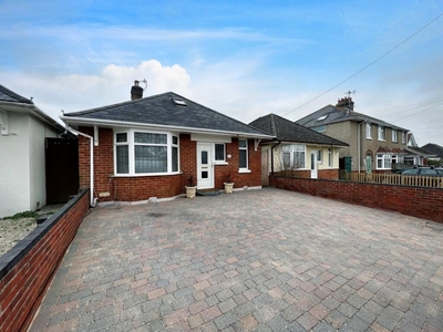 3 bedroom detached bungalow for sale in Winifred Road, Oakdale , Poole, BH15