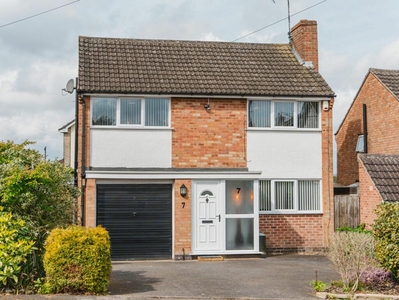 3 bedroom detached house for sale in Ashton Close, Oadby, LE2