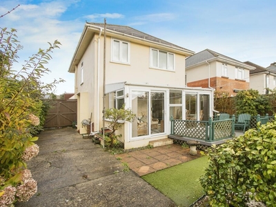 3 bedroom detached house for sale in Brailswood Road, Poole, BH15