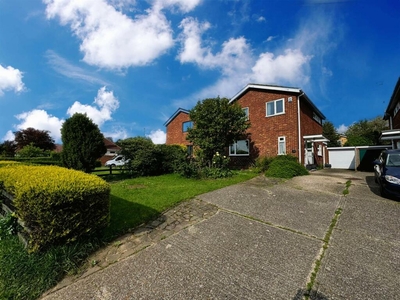 3 bedroom detached house for sale in Chignal Road, Chelmsford, CM1
