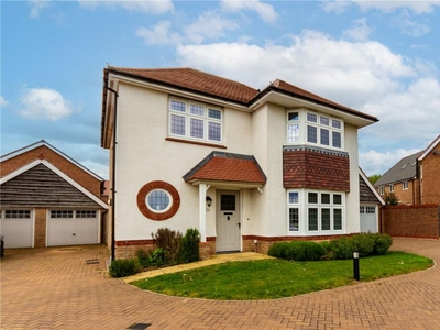 3 bedroom detached house for sale in Finch Green, Caddington, Luton, Central Bedfordshire, LU1