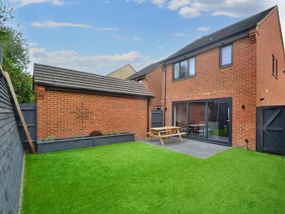 3 bedroom detached house for sale in Hamworthy, BH15