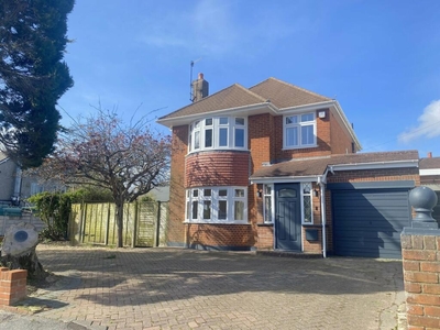 3 bedroom detached house for sale in Hennings Park Road, Oakdale, Poole, BH15