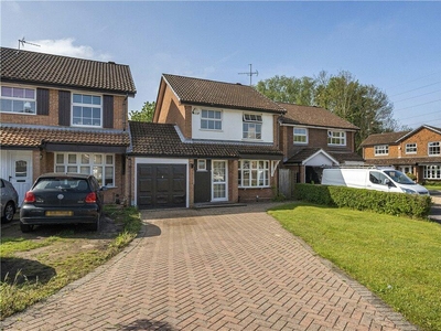 3 bedroom detached house for sale in Kingsford Close, Woodley, Reading, RG5