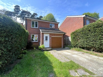 3 bedroom detached house for sale in Meadowsweet Road, Creekmoor, Poole, BH17