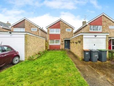 3 bedroom detached house for sale in Wheathouse Close, Bedford, Bedfordshire, MK41