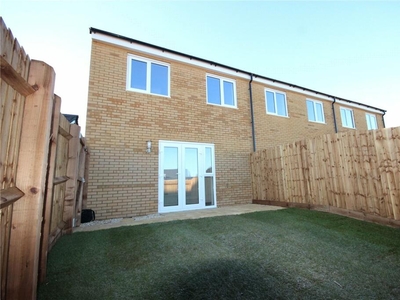 3 bedroom end of terrace house for rent in Orchid Close, Lyde Green, Bristol, BS16