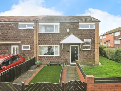 3 bedroom end of terrace house for sale in Brayton Close, Leeds, LS14