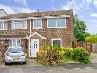 3 bedroom end of terrace house for sale in Dahlia Close, Springfield, CM1