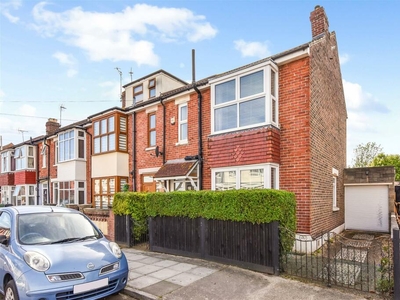3 bedroom end of terrace house for sale in Lichfield Road, Baffins, Portsmouth, PO3