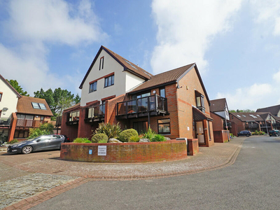3 bedroom end of terrace house for sale in Newlyn Way, Port Solent, Portsmouth, PO6