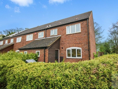 3 bedroom end of terrace house for sale in Oak Close, Costessey, NR5