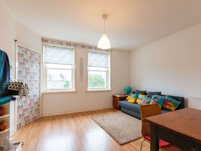 3 bedroom flat for rent in 0694L – Portobello Road, Edinburgh, EH8 7AY, EH8