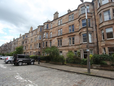 3 bedroom flat for rent in Thirlestane Road, Marchmont, Edinburgh, EH9