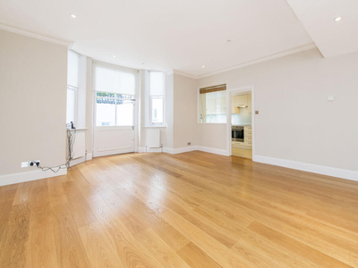 3 bedroom flat for rent in Vicarage Gate, W8