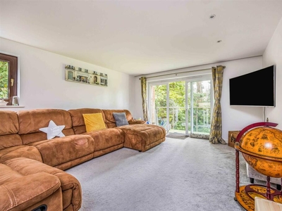 3 bedroom flat for sale in Western Road, Branksome Park, Poole, BH13