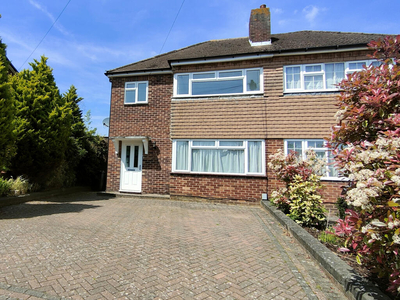 3 bedroom house for rent in Daleside Close, Chelsfield, BR6