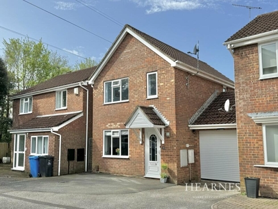3 bedroom link detached house for sale in Godmanston Close, Canford Heath , Poole, BH17