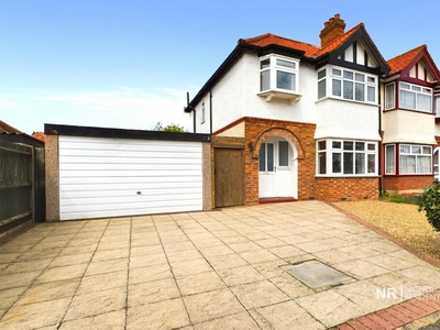 3 bedroom semi-detached house for rent in Fir Road, Sutton, Surrey, SM3
