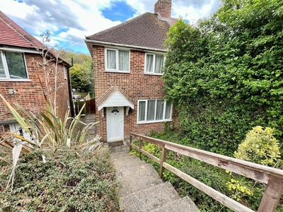 3 bedroom semi-detached house for rent in Kentwood Hill, Reading, RG31