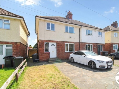 3 bedroom semi-detached house for rent in Snelling Avenue, Northfleet, Gravesend, Kent, DA11