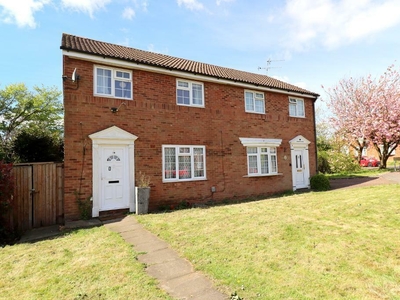 3 bedroom semi-detached house for sale in Barnston Close, Wigmore, Luton, Bedfordshire, LU2 9RZ, LU2