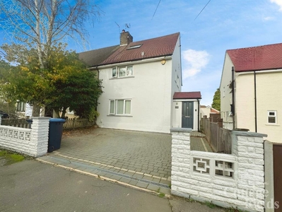 3 bedroom semi-detached house for sale in Linden Gardens, Enfield, Forty Hall, London - CHAIN FREE, EN1