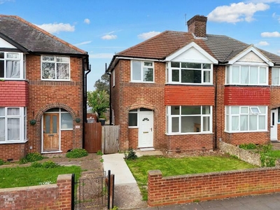 3 bedroom semi-detached house for sale in London Road, Bedford, MK42 0PS, MK42