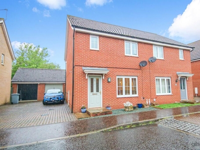 3 bedroom semi-detached house for sale in Mountbatten Drive, Sprowston, NR6