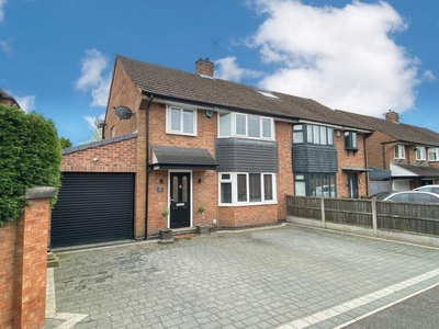 3 bedroom semi-detached house for sale in Robincroft Road, Allestree, Derby, DE22