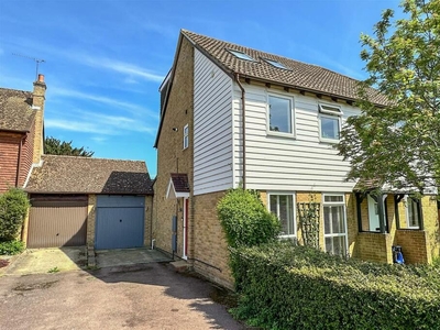 3 bedroom semi-detached house for sale in Tasker Close, Bearsted, Maidstone, ME15