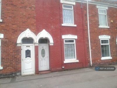 3 bedroom terraced house for rent in Spring Bank West, Hull, HU3