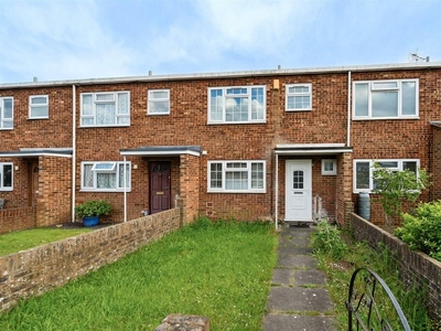 3 bedroom terraced house for sale in Alston Walk, Caversham, Reading, RG4