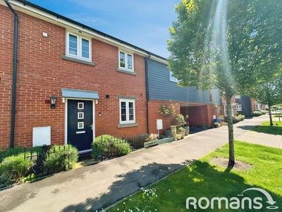 3 bedroom terraced house for sale in Hutchins Way, Basingstoke, Hampshire, RG24
