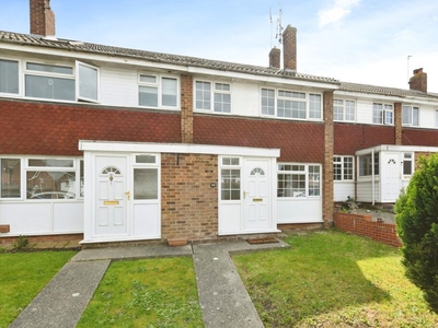 3 bedroom terraced house for sale in Linnet Drive, Chelmsford, Essex, CM2