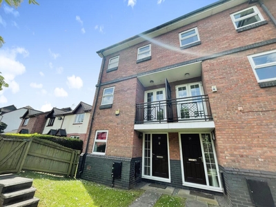 3 bedroom town house for rent in Craiglee Drive, CARDIFF, CF10