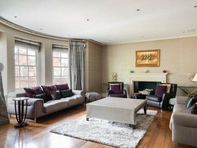 4 bedroom apartment for sale in Park Street, London, W1K